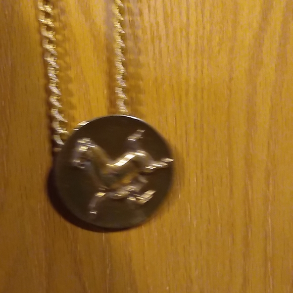 1974 Vintage medallion - Picture 1 of 3